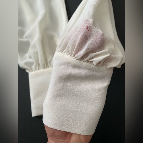 ll. Street Ivory Blouse Button Down Ruffled Women’s S-M - Picture 12 of 12